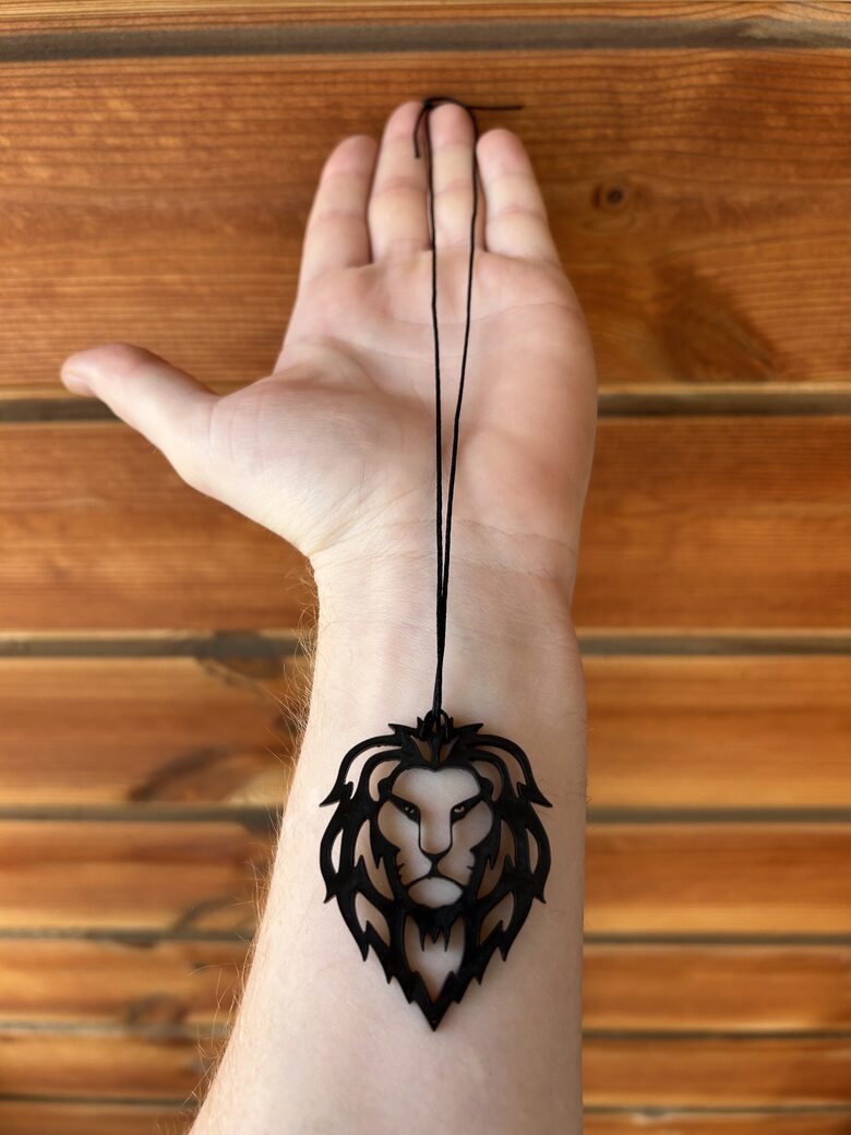 Лев брелок